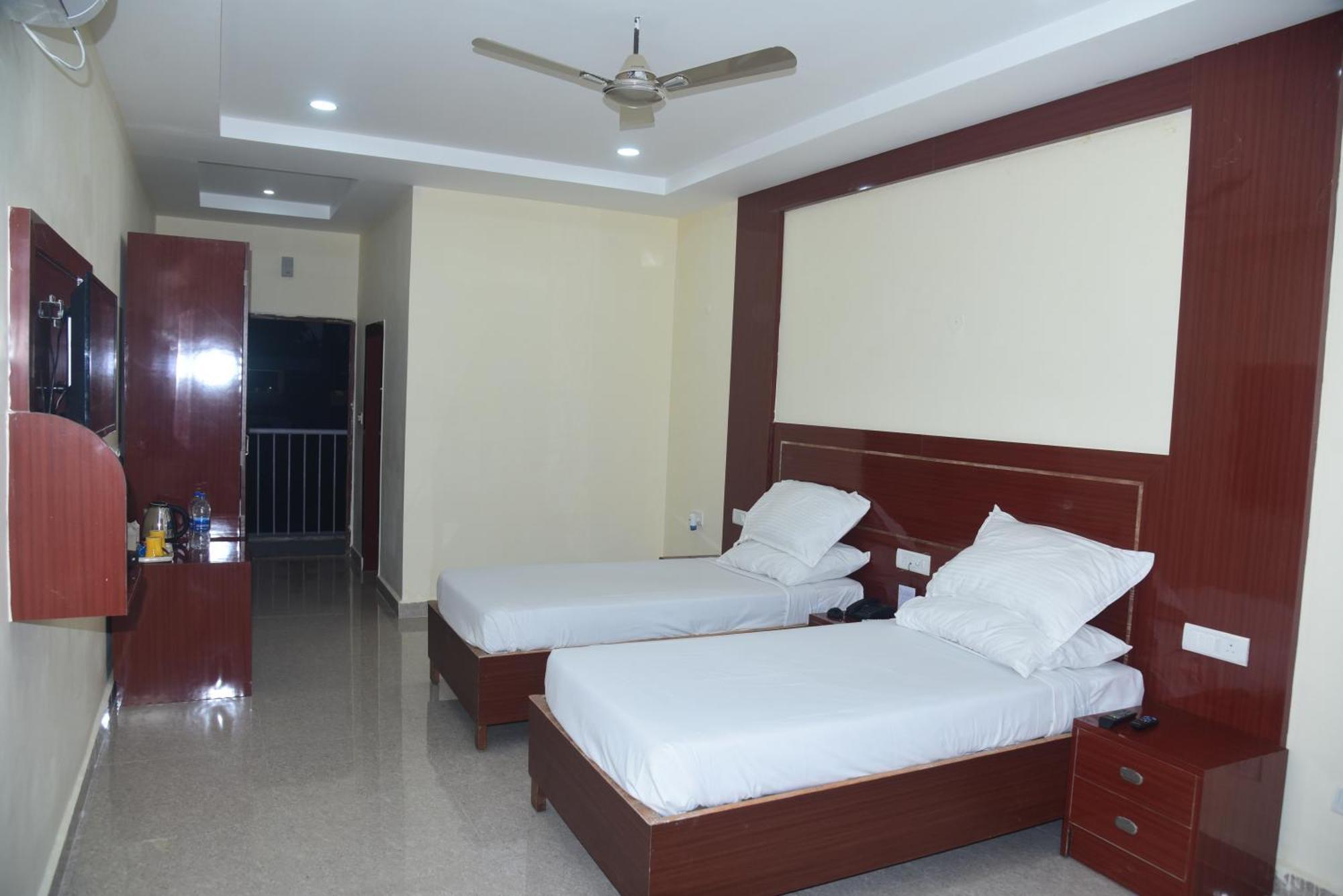 Indo Hokke Hotel ราจกี ภายนอก รูปภาพ